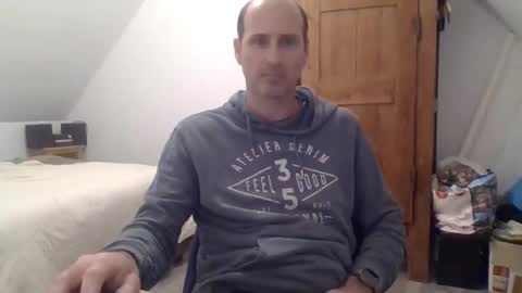 Snapshot of arnaud502700 chatting on 03-09-25, 10:52 arnaud502700 online show from 03-09-25, 10:52