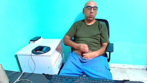 arnelux72 online show from 03-23-26, 05:22