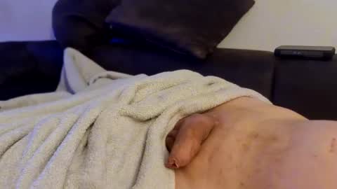 Snapshot of arok73 chatting on 04-14-26, 08:59 Arok online show from 04-14-26, 08:59