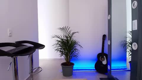 Snapshot of aron_santoro1 chatting on 10-30-25, 12:39 Aron Santoro online show from 10-30-25, 12:39