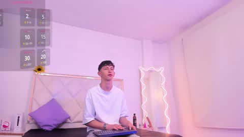 Snapshot of aron_tay chatting on 12-28-24, 02:54 your aron online show from 12-28-24, 02:54