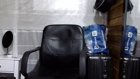 Aron G Franco online show from 12-23-25, 04:54