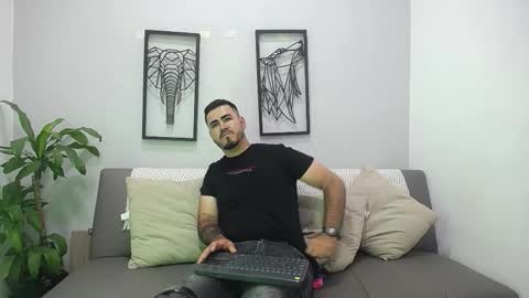 aronhilton online show from 01-13-26, 07:41