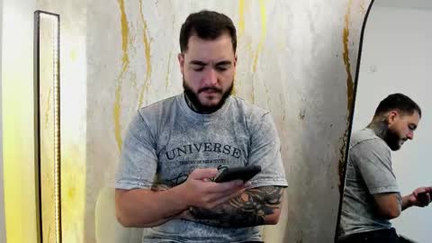 Snapshot of aronwade chatting on 11-18-25, 05:23 Aron online show from 11-18-25, 05:23