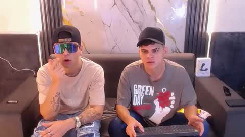 Aroon   online show from 04-14-26, 03:56