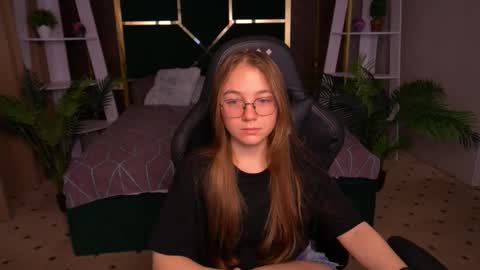 arrinawair online show from 11-18-25, 09:03