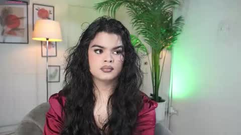 Chloe  online show from 11-12-25, 09:25