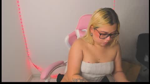 Val online show from 02-17-26, 01:35