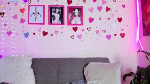Snapshot of artmiajoy chatting on 03-05-25, 02:01 MIA OF artmiajoy online show from 03-05-25, 02:01
