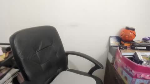 MIA online show from 04-24-26, 11:07