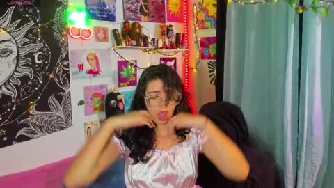 Isabella Cherry online show from 05-07-26, 01:55