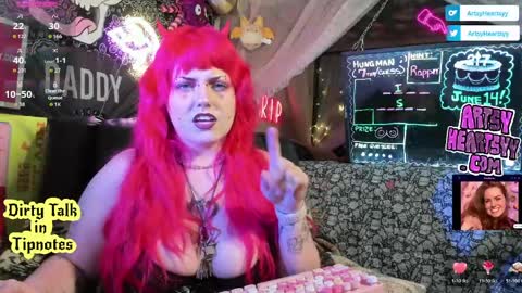 Snapshot of artsyheartsyy chatting on 05-19-26, 12:49 ArtsyHeartsyy online show from 05-19-26, 12:49