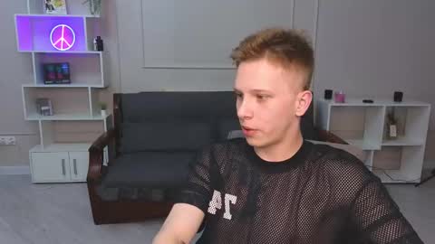 Snapshot of artycropp chatting on 01-06-25, 08:39 Archie online show from 01-06-25, 08:39