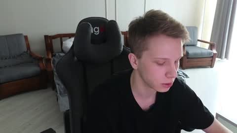 Snapshot of artycropp chatting on 02-27-25, 08:17 Archie online show from 02-27-25, 08:17