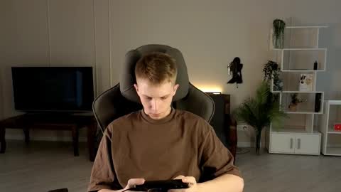 Snapshot of artycropp chatting on 09-18-25, 08:05 Archie online show from 09-18-25, 08:05