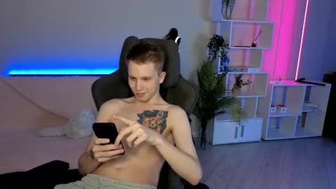 Snapshot of artycropp chatting on 10-04-25, 05:55 Archie online show from 10-04-25, 05:55