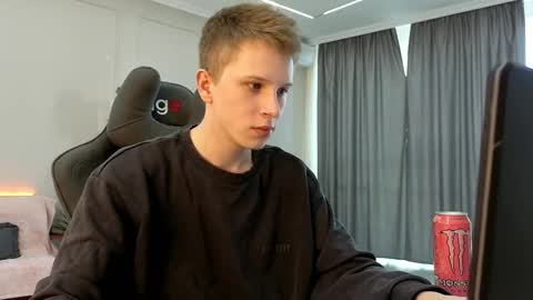 Snapshot of artycropp chatting on 10-25-25, 02:41 Archie online show from 10-25-25, 02:41