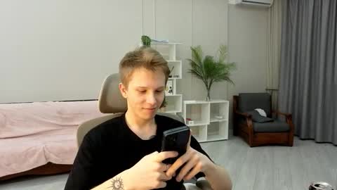 Snapshot of artycropp chatting on 11-10-25, 04:17 Archie online show from 11-10-25, 04:17