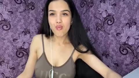 Amina online show from 02-26-26, 06:40