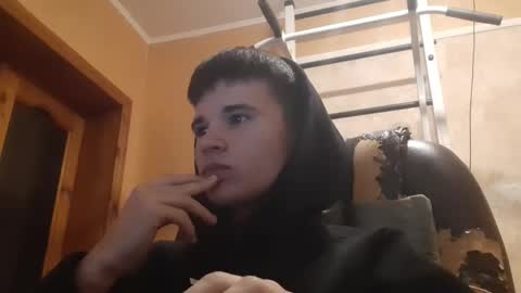 Snapshot of arvyn_ chatting on 04-19-26, 04:28 Denis online show from 04-19-26, 04:28