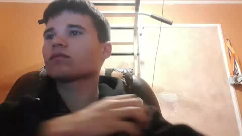 Snapshot of arvyn_ chatting on 04-19-26, 06:10 Denis online show from 04-19-26, 06:10