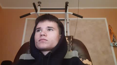 Snapshot of arvyn_ chatting on 04-20-26, 08:06 Denis online show from 04-20-26, 08:06