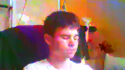 Snapshot of arvyn_ chatting on 05-12-26, 08:11 Denis online show from 05-12-26, 08:11