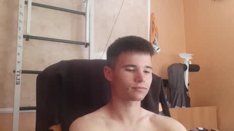 Snapshot of arvyn_ chatting on 06-14-26, 10:50 Denis online show from 06-14-26, 10:50