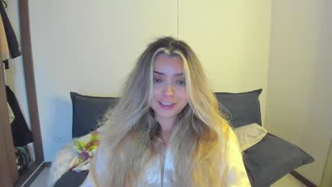 Snapshot of ary_cam230 chatting on 05-16-26, 12:07 Zahaara online show from 05-16-26, 12:07