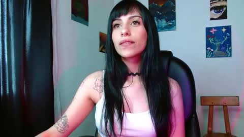 Snapshot of ary_pieerce chatting on 04-14-26, 07:09 Independent Model online show from 04-14-26, 07:09