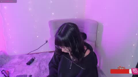 Snapshot of arya_line chatting on 06-19-26, 01:32 Arys online show from 06-19-26, 01:32