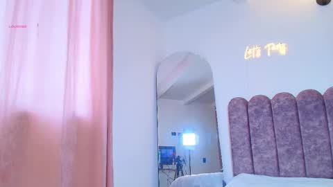 aryascollins online show from 10-16-25, 01:01