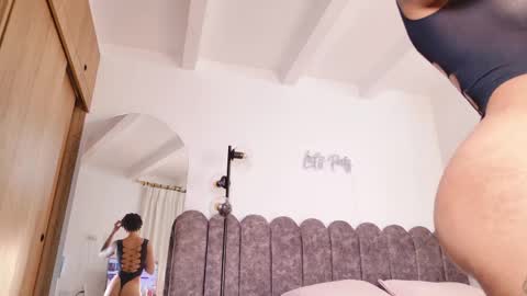 aryascollins online show from 04-10-26, 01:22