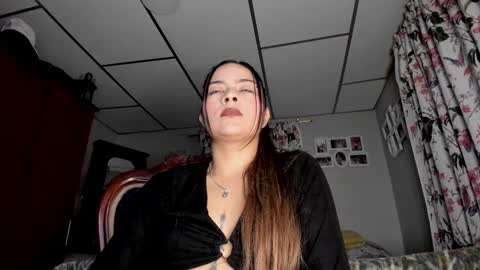 Snapshot of arygreey7 chatting on 11-06-25, 02:12 ximena online show from 11-06-25, 02:12