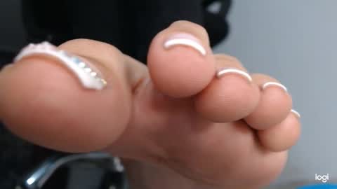 Snapshot of ash_nicefeet chatting on 02-16-25, 03:04 ashley online show from 02-16-25, 03:04