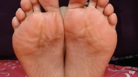 Snapshot of ash_nicefeet chatting on 10-06-25, 03:04 ashley online show from 10-06-25, 03:04