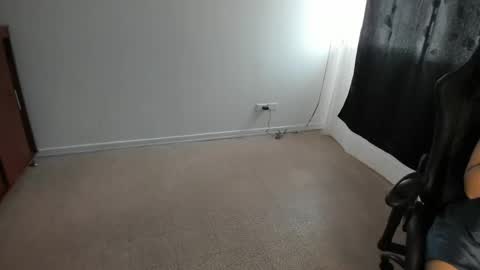 ash_smith1 online show from 03-04-25, 08:16