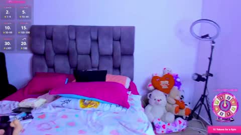 Snapshot of ashelydainii chatting on 12-23-24, 08:03 Dainii INSTAGRAM MANELLYANGEL online show from 12-23-24, 08:03