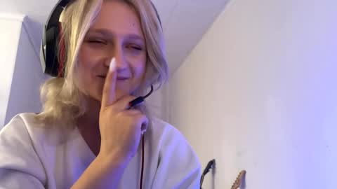 July online show from 12-04-25, 07:39