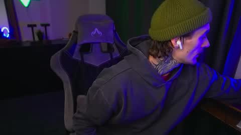 Jerk Machine online show from 10-08-25, 01:09