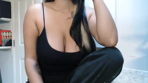 ashiika vay online show from 01-18-25, 04:53