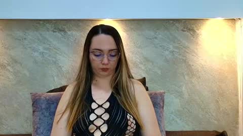 Asley Bennet online show from 10-20-25, 03:40