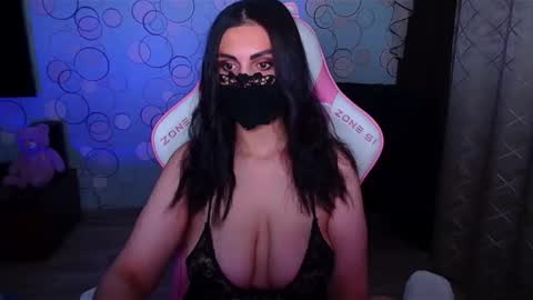   Yasmina   online show from 10-29-25, 02:47