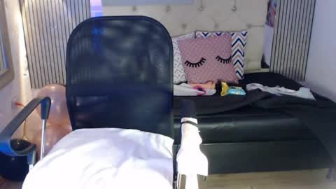 Snapshot of ashley__tylor chatting on 04-29-26, 08:15 ashley__tylor online show from 04-29-26, 08:15