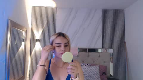 Snapshot of ashley__tylor chatting on 05-12-26, 04:26 ashley__tylor online show from 05-12-26, 04:26