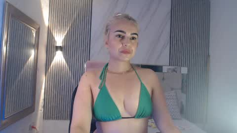 Snapshot of ashley__tylor chatting on 06-05-26, 05:40 ashley__tylor online show from 06-05-26, 05:40