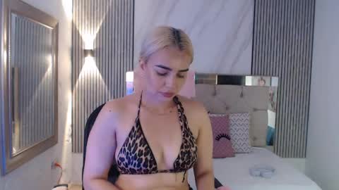 Snapshot of ashley__tylor chatting on 06-07-26, 04:00 ashley__tylor online show from 06-07-26, 04:00