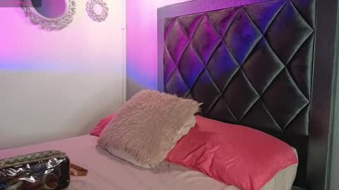 Snapshot of ashley__williamss chatting on 02-01-26, 04:27 Ashley online show from 02-01-26, 04:27