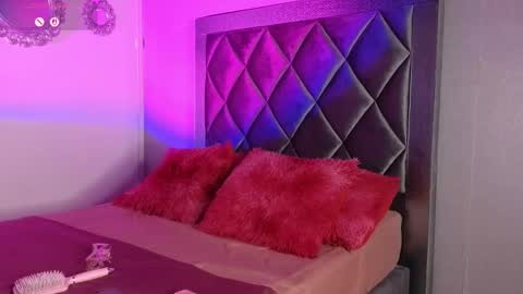 Snapshot of ashley__williamss chatting on 02-18-26, 08:38 Ashley online show from 02-18-26, 08:38