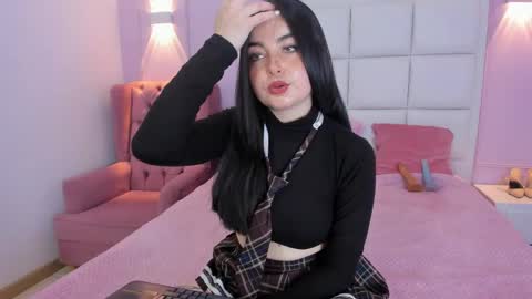 Snapshot of ashley_petit chatting on 05-04-26, 01:07 ashley_petit online show from 05-04-26, 01:07